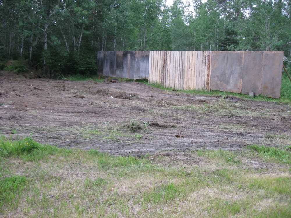 Naturist Legacy History: Gallery 32/04...Front yard receives a makeover