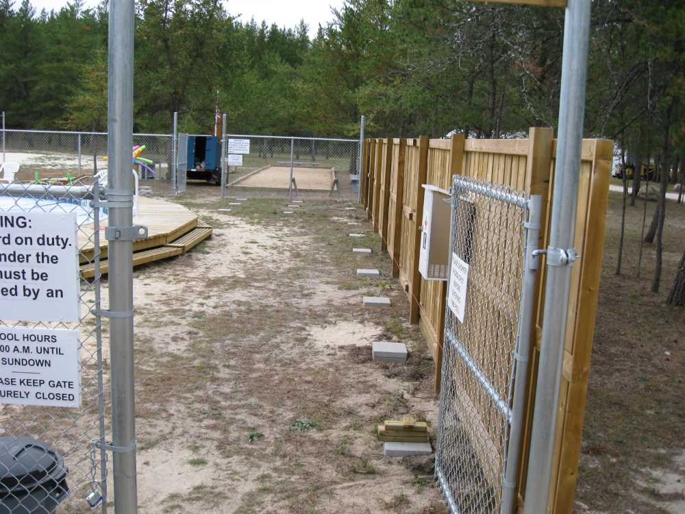Naturist Legacy History: Gallery 35/01...Work begins on the new sun deck